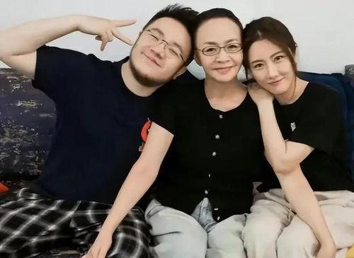 娱乐八卦爆料姐妹吃瓜视频,姐妹吃瓜视频,独家爆料大揭秘! 第2张 娱乐八卦爆料姐妹吃瓜视频,姐妹吃瓜视频,独家爆料大揭秘! 第2张