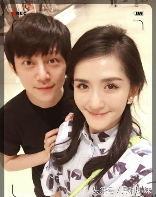 谢娜爆料何炅戴假发视频,揭秘明星造型背后的秘密