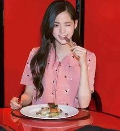 四川妹子娜娜爆料视频网,揭秘网络红人的真实生活