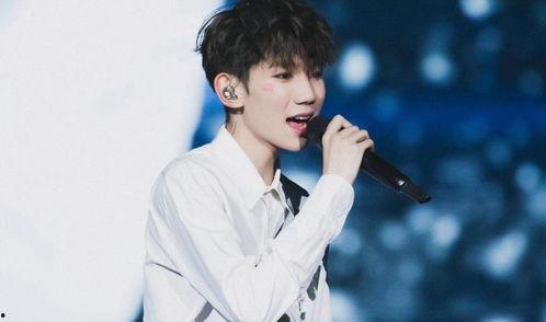 杨幂爆料王源视频,揭秘明星私下互动背后的故事