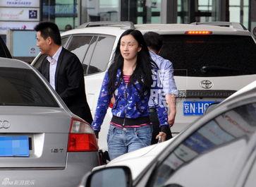 徐峥机场爆料视频在线观看,揭秘明星日常幕后趣事