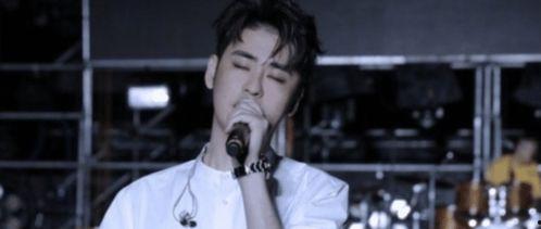 网友爆料张云雷的视频,网友热议背后的真相揭晓 第2张 网友爆料张云雷的视频,网友热议背后的真相揭晓 第2张