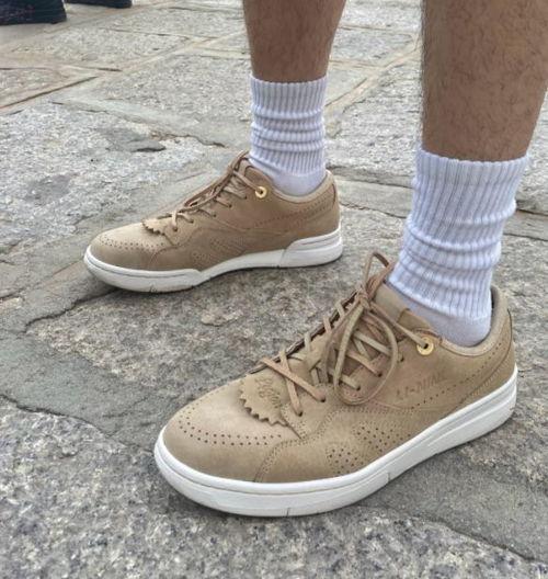 李宁新拖鞋爆料视频,时尚与舒适并存,揭秘设计亮点 第2张 李宁新拖鞋爆料视频,时尚与舒适并存,揭秘设计亮点 第2张